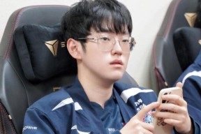 ayx-Scout重返赛场，出色发挥首场状态出色，西班牙队观众沸腾！-ayx